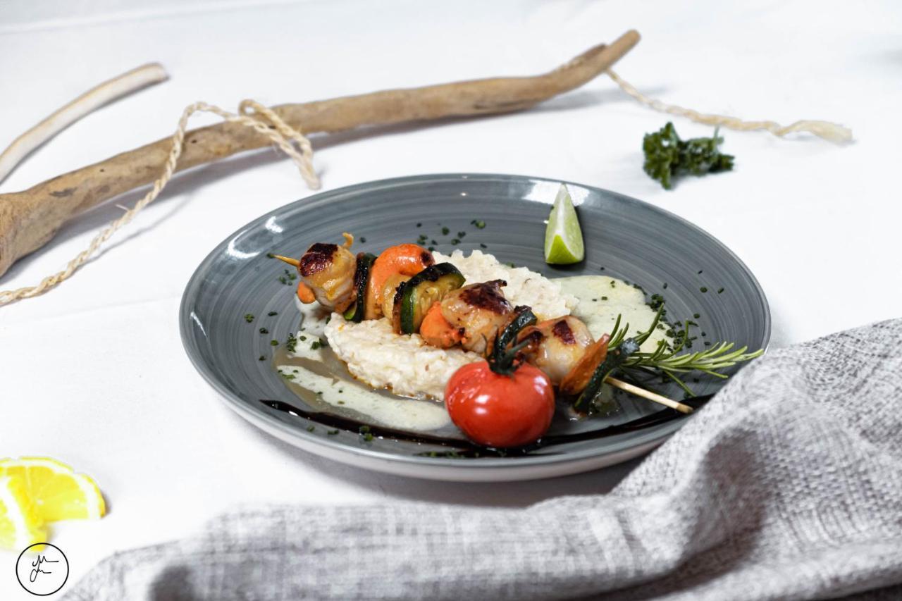 Logis Hotel Et Restaurant La Bastide Cabezac 바이즈미너부아 외부 사진