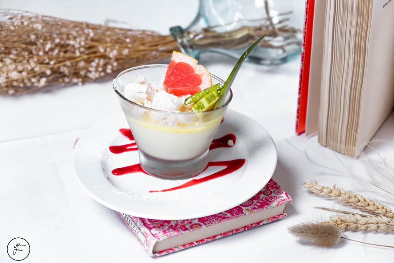 Logis Hotel Et Restaurant La Bastide Cabezac 바이즈미너부아 외부 사진