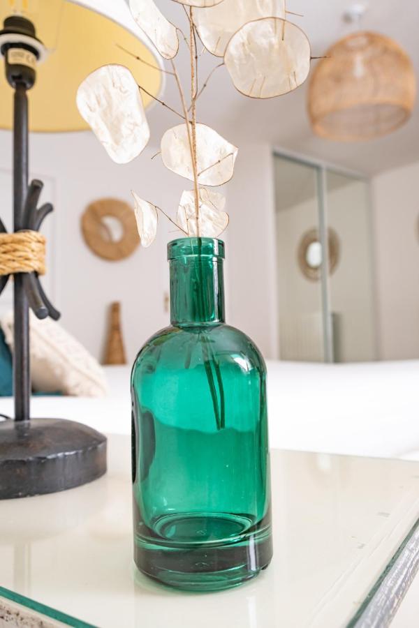 Logis Hotel Et Restaurant La Bastide Cabezac 바이즈미너부아 외부 사진
