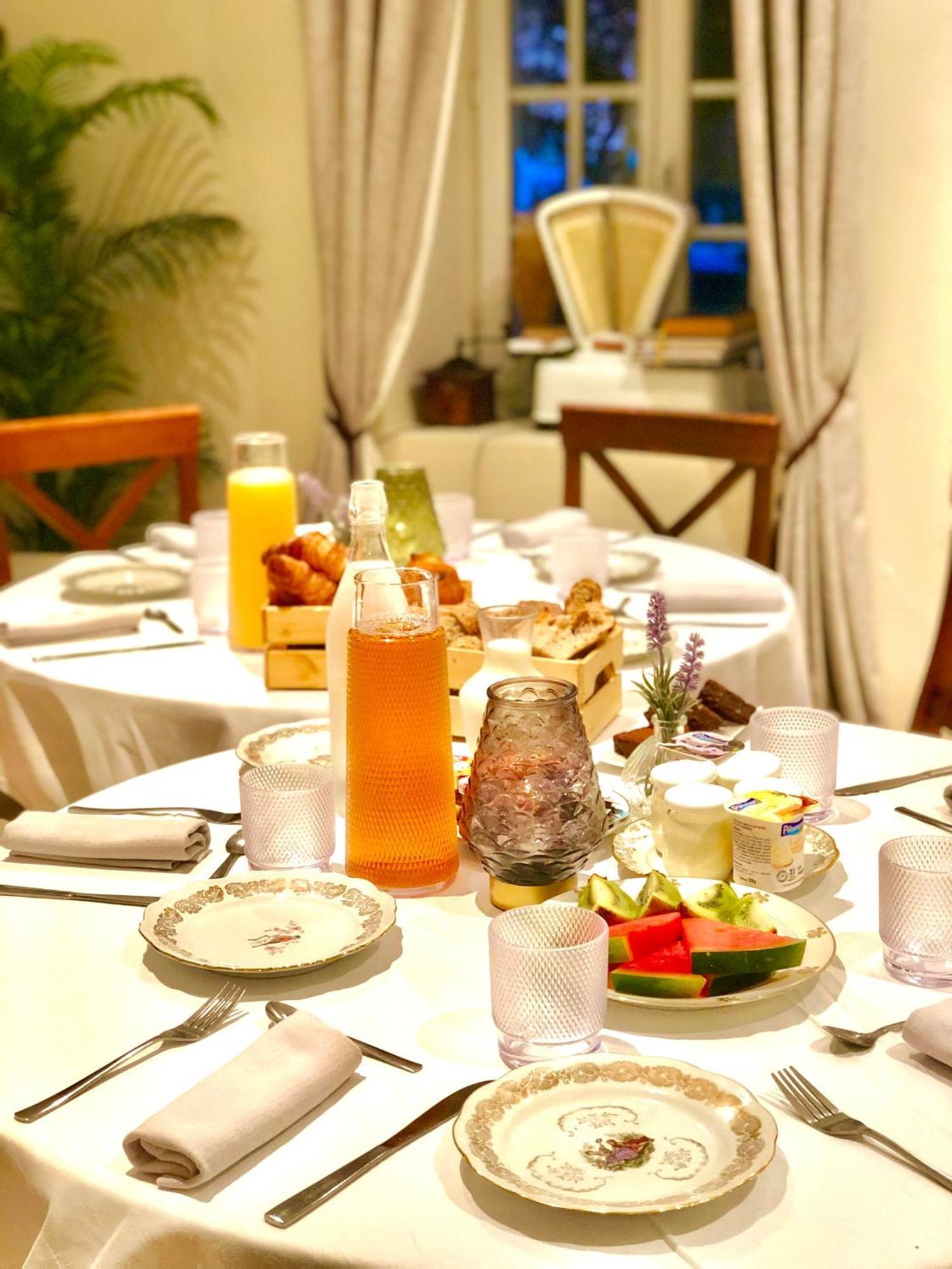 Logis Hotel Et Restaurant La Bastide Cabezac 바이즈미너부아 외부 사진