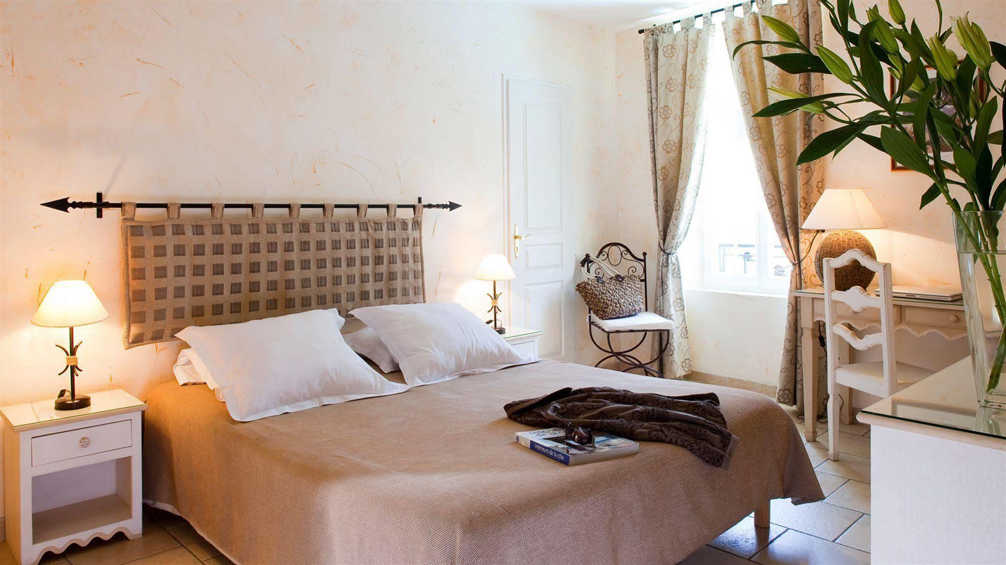 Logis Hotel Et Restaurant La Bastide Cabezac 바이즈미너부아 외부 사진